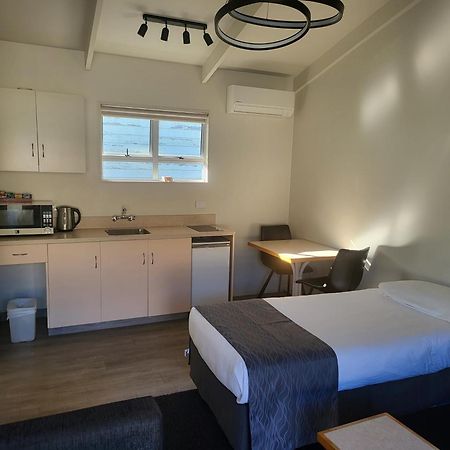 Ferrylink Motel Picton Bagian luar foto