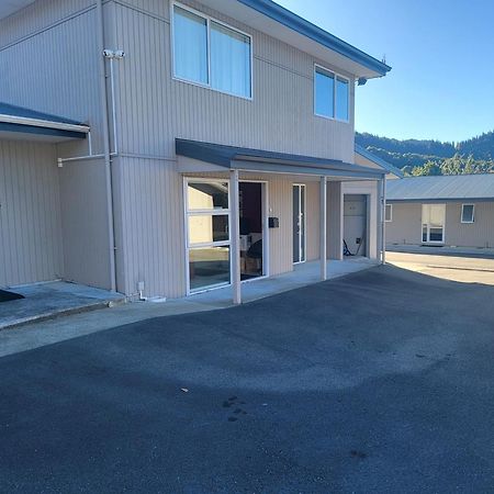 Ferrylink Motel Picton Bagian luar foto