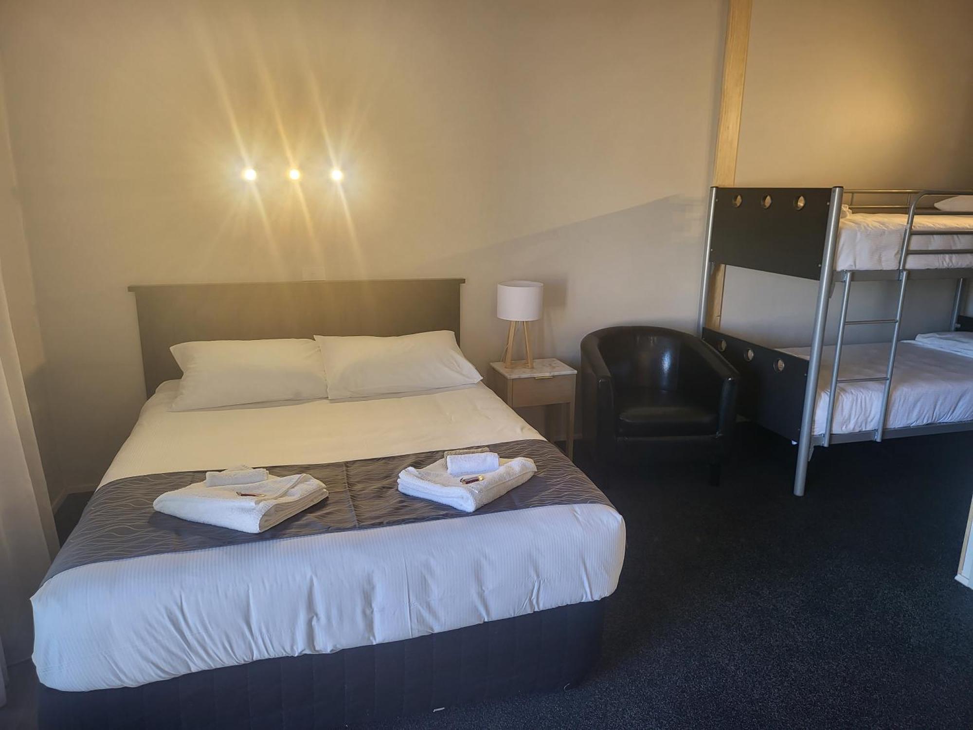 Ferrylink Motel Picton Bagian luar foto