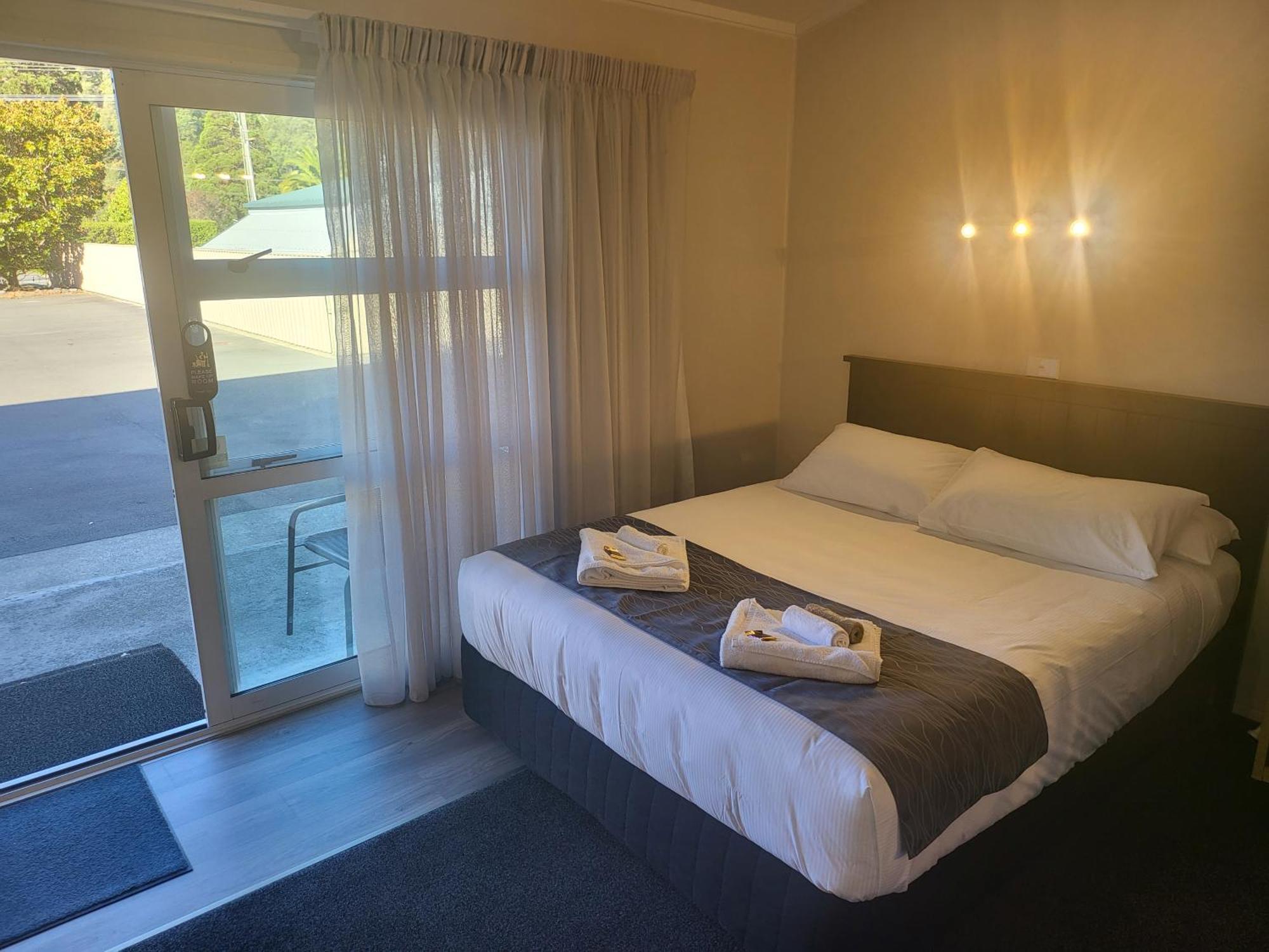 Ferrylink Motel Picton Bagian luar foto