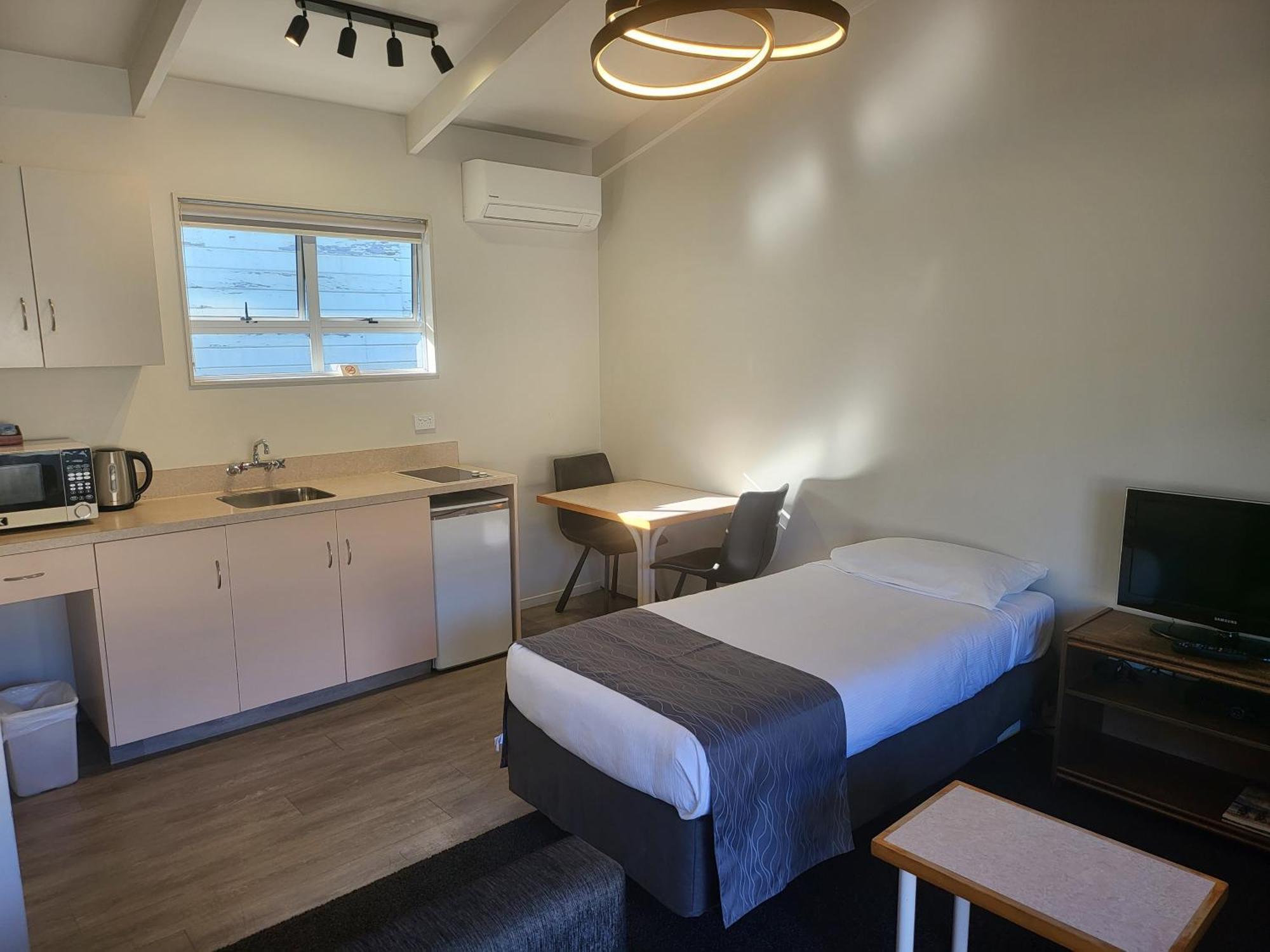 Ferrylink Motel Picton Bagian luar foto