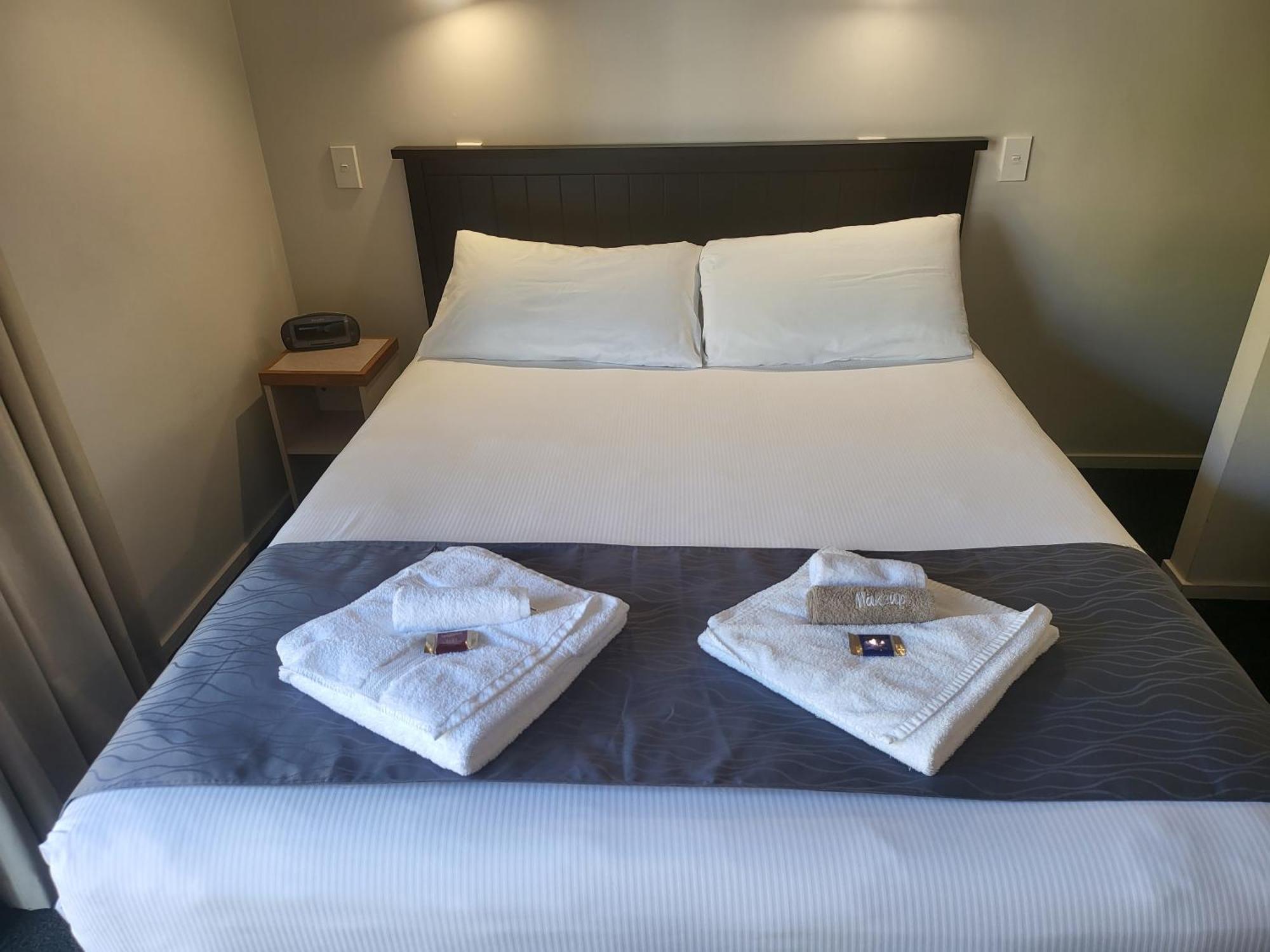 Ferrylink Motel Picton Bagian luar foto